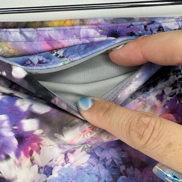 Athleta Women's Elation Printed Capri, Medium, Color- Renewed Bloom Chro… - Picture 6 of 8